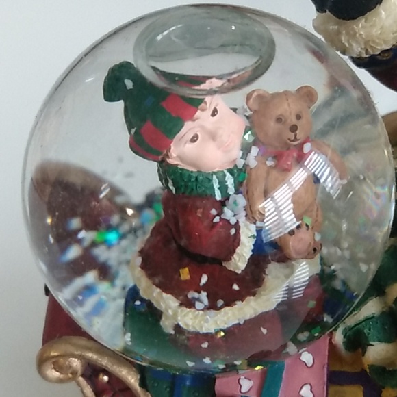 Kirkland Signature Christmas Glass WaterGlobe Ornament & Rocking Santa in Sleigh - Picture 8 of 16